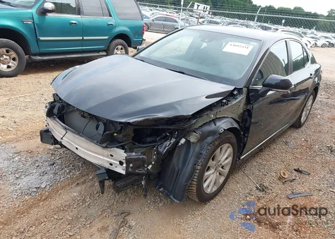 2020 Toyota Camry Le Awd z USA, uszkodzony, nr VIN 4T1L11BK6LU002083
